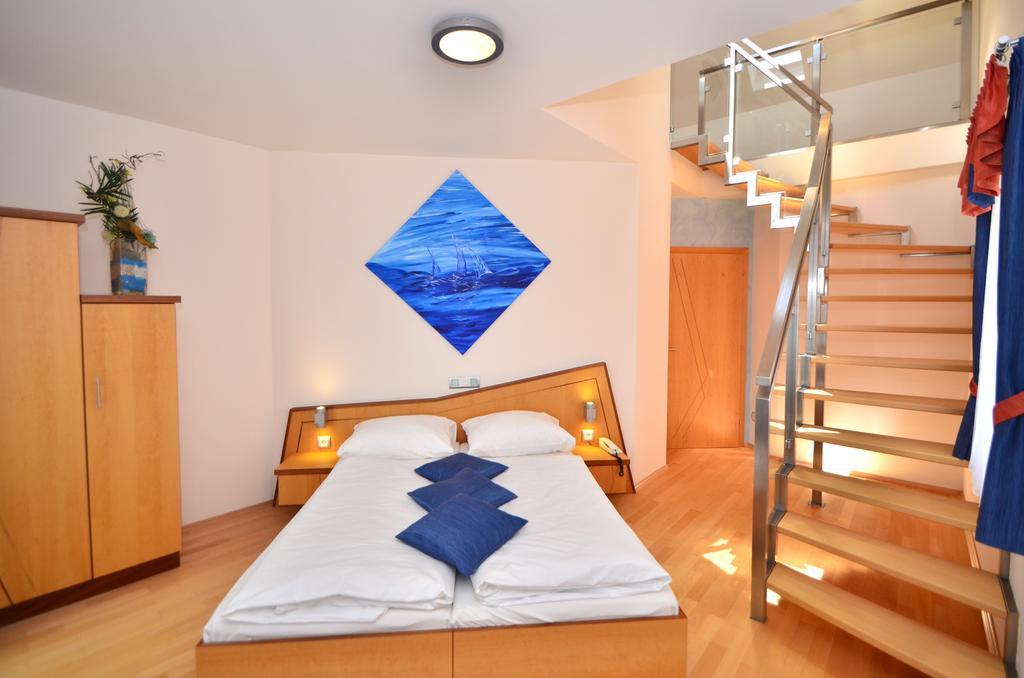G.H. Knoll "Proellhofer" Cafe Bar Hills Hotel Fladnitz an der Teichalm Bilik gambar